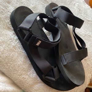 Victoria’s Secret Festival Sandals! size 9 L